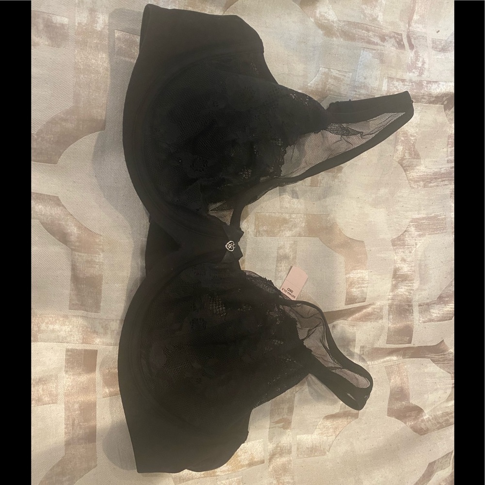 Victoria Secret black lace bra NWT